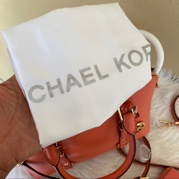 New Michael Kors Bedford legacy satchel - Picture 3 of 10